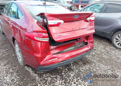 2019 Ford Fusion S z USA, uszkodzony, nr VIN 3FA6P0G76KR233267